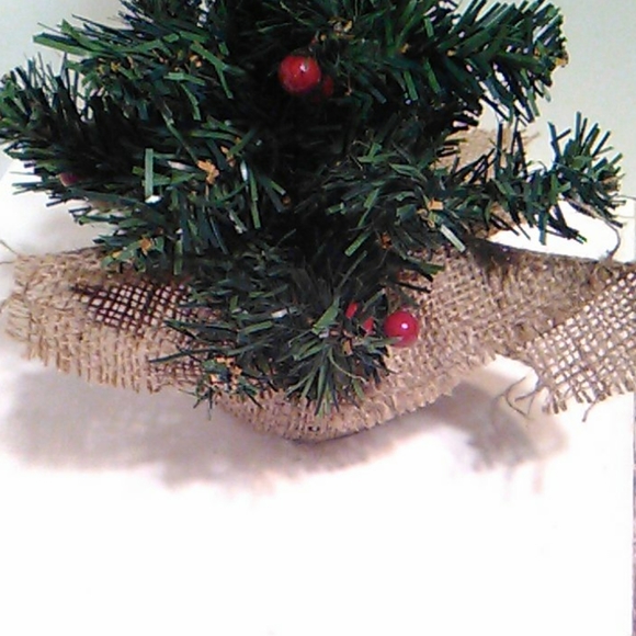 Nwt Mini Christmas Tree (12 inches) - Picture 4 of 5